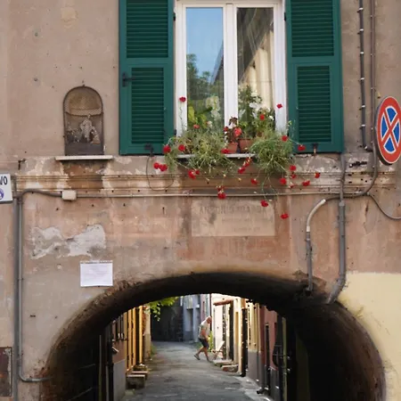 La Taverna Di Gianni Near The Italy Riviera